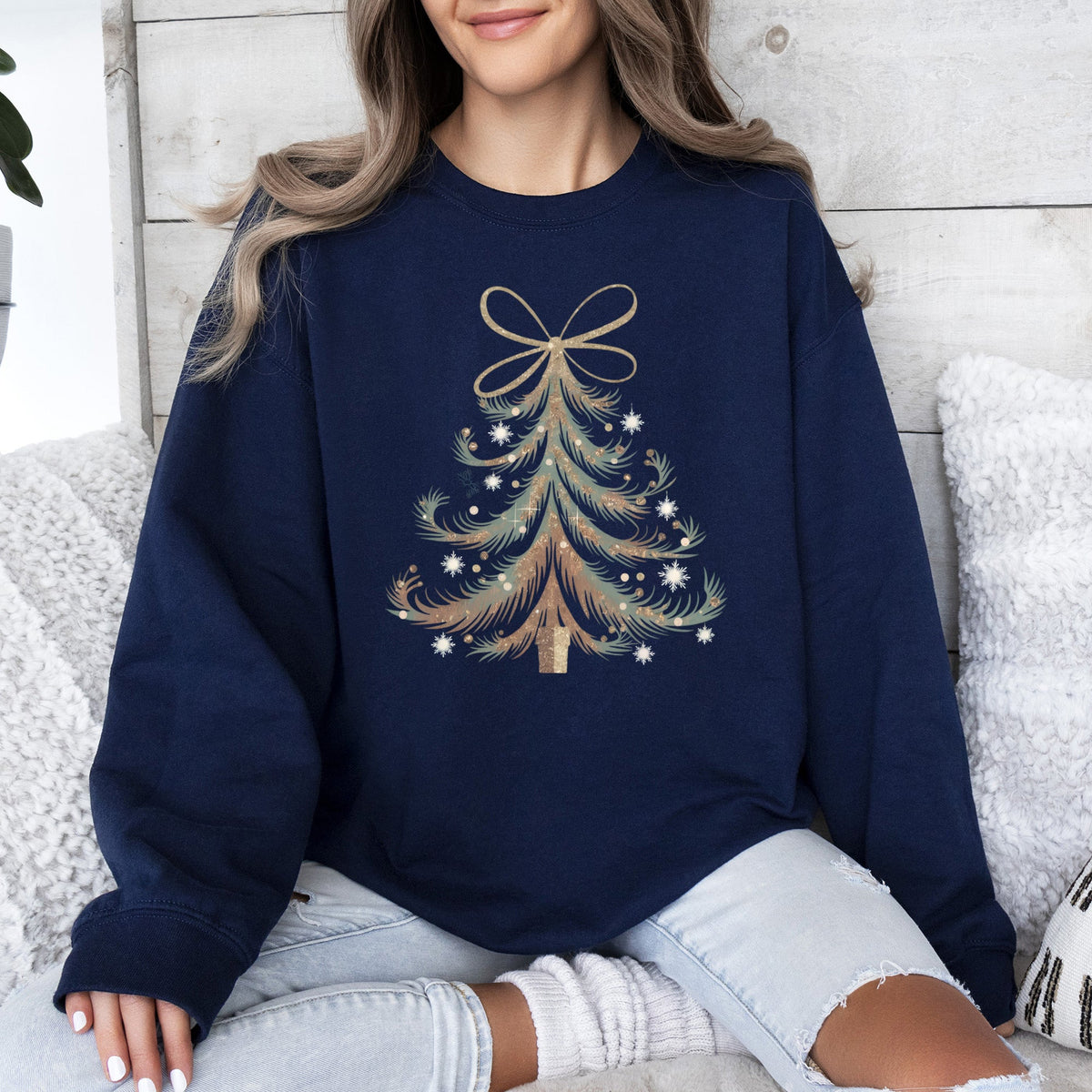 Classic Christmas Tree Santa Vintage Ribbons & Bows Holiday Sweatshirt in 8 Colors S-2XL