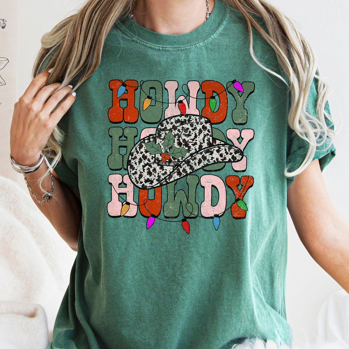 HOWDY HOWDY HOWDY Christmas Leopard Print Cowboy Hat Retro Text Tee in 13 Colors S-2XL