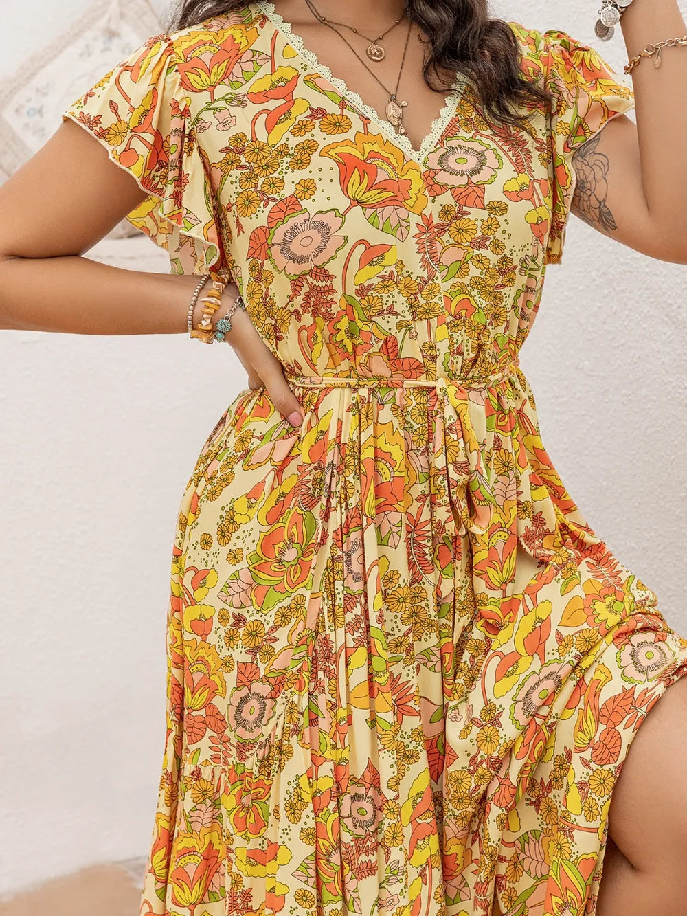 Boho Western Gold Retro Floral Print V-Neck, Tie Waist Plus Size Maxi Dress 0XL-3XL